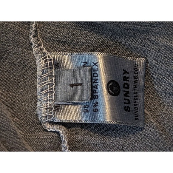 SUNDRY® Side Slit Skirt. Gray/Grey. Size 1 (small). 95% cotton/5% spandex - Picture 5 of 10